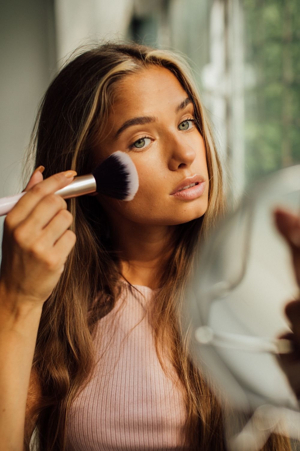 8 Toxic Eyeshadow Ingredients To Avoid For Better Health Keep It